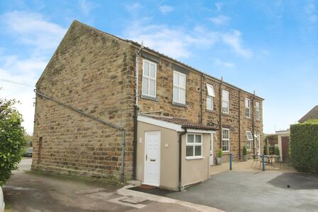 Leadwell Lane, 3 bedroom End Terrace House to rent, &pound;1,100 pcm