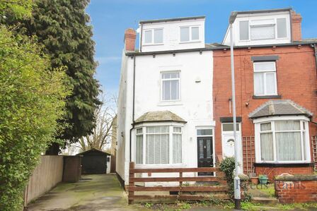 4 bedroom End Terrace House for sale