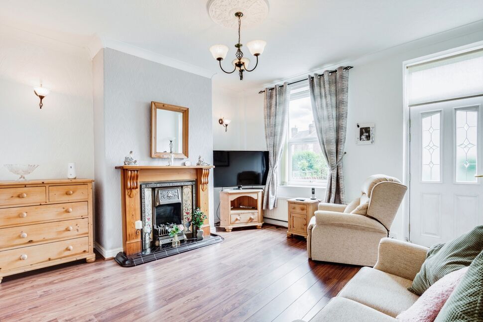 2 bedroom End Terrace House for sale, Wood Lane, Rothwell, LS26 £180,000