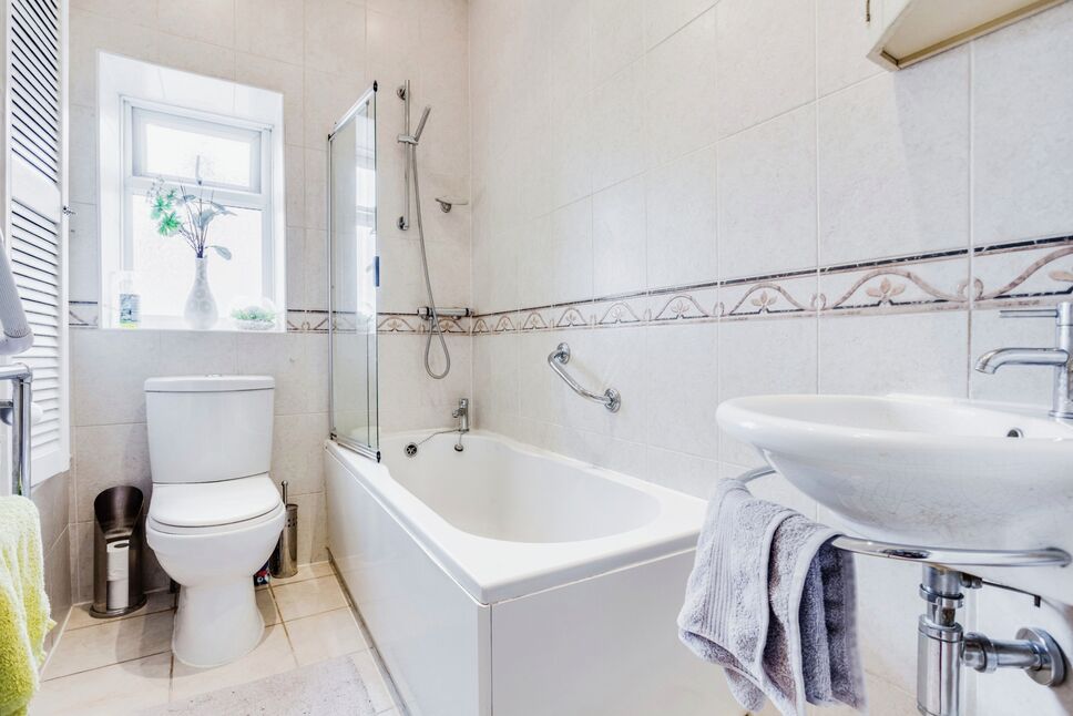 2 bedroom End Terrace House for sale, Wood Lane, Rothwell, LS26 £180,000