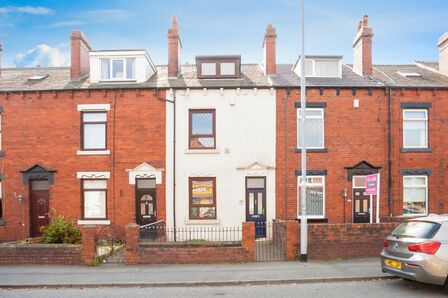 Haigh Road, 3 bedroom Mid Terrace House for sale, £205,000