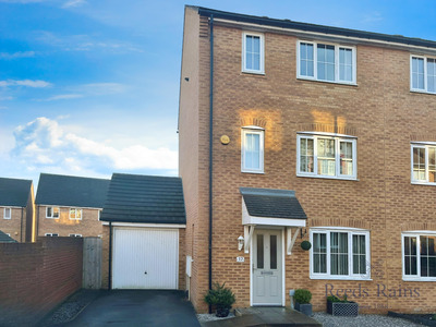 4 bedroom Semi Detached House for sale