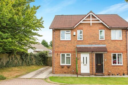 Orchard Way, 2 bedroom Semi Detached House to rent, &pound;995 pcm