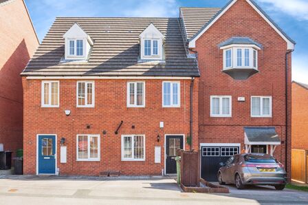 Waggon Road, 3 bedroom Mid Terrace House for sale, £252,500