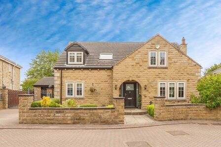 Church Croft, 5 bedroom Detached House for sale, £675,000