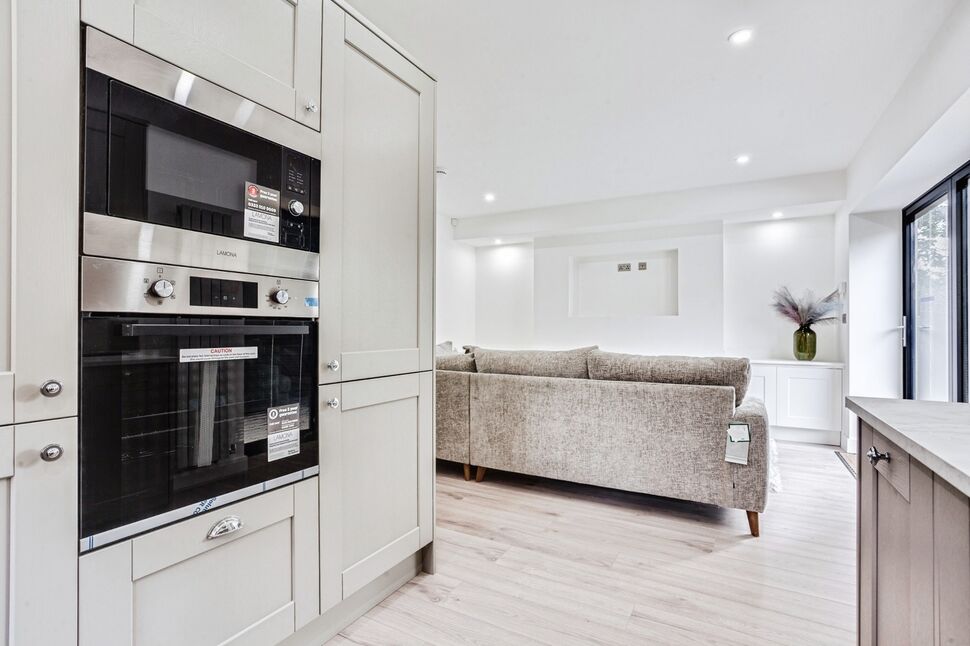 Living Room / Kitchen