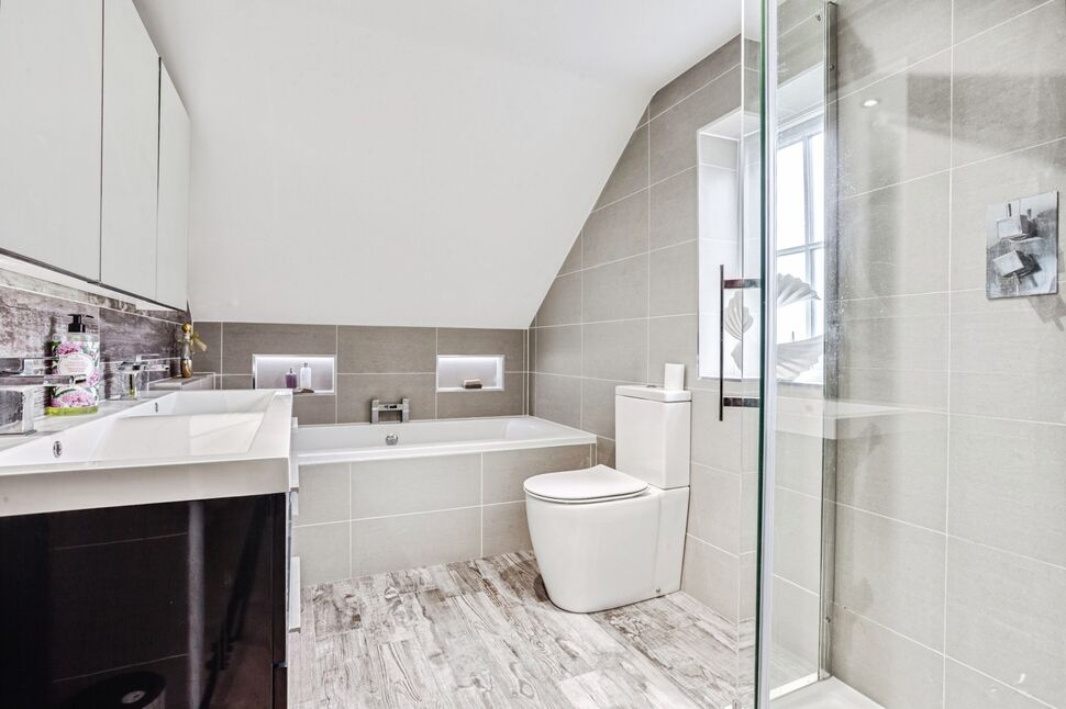 En-Suite Bathroom