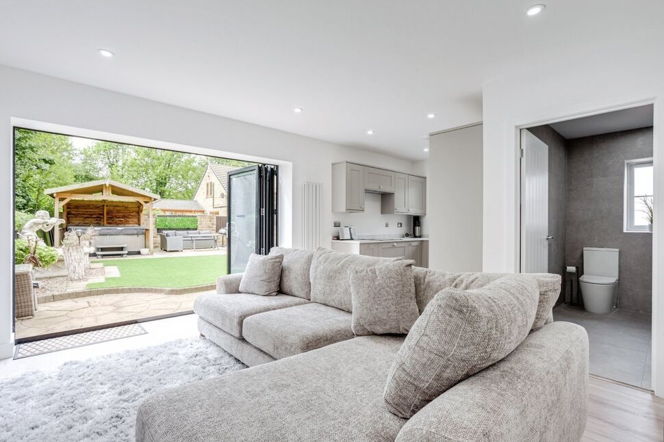 Living Room / Kitchen