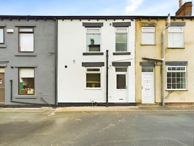 Roberts Street, 2 bedroom Mid Terrace House to rent, £895 pcm