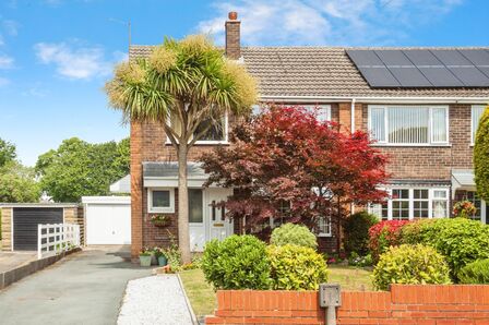 New Windsor Drive, 3 bedroom Semi Detached House for sale, £325,000