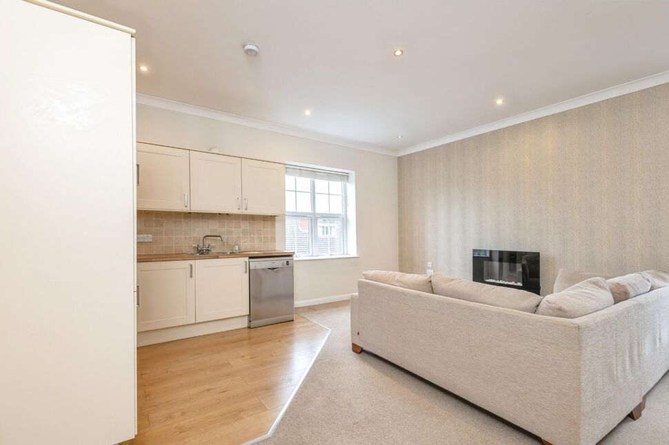 Lounge / Kitchen