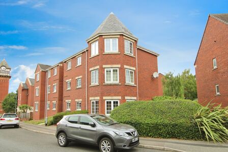 Castle Lodge Square, 2 bedroom  Flat to rent, £895 pcm