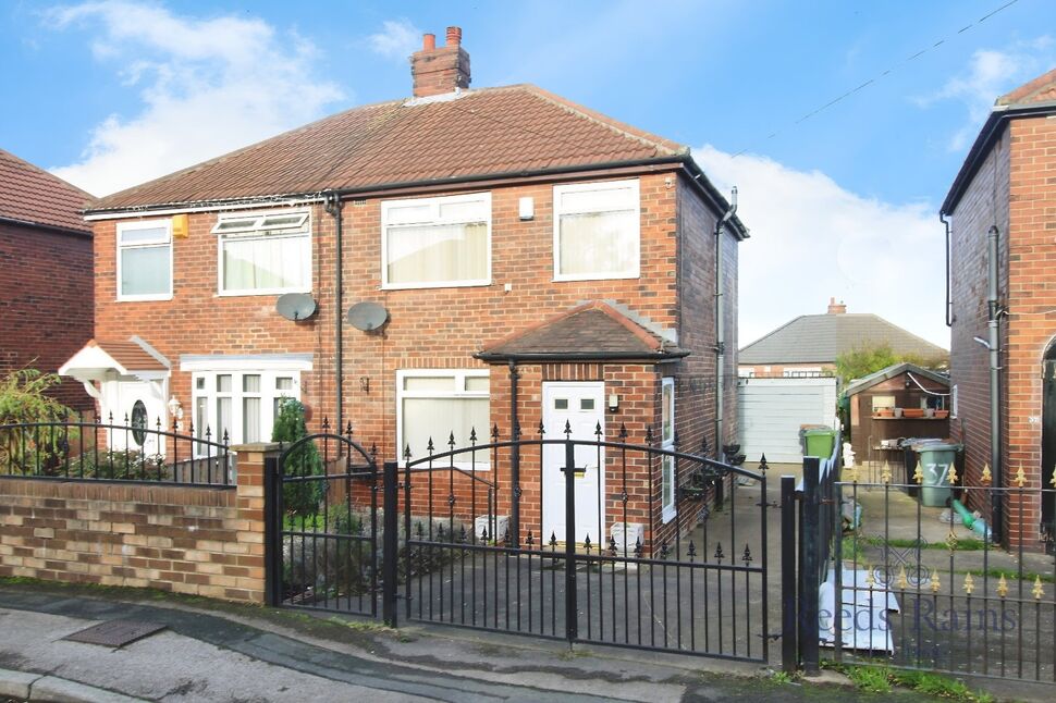 2 bedroom Semi Detached House to rent