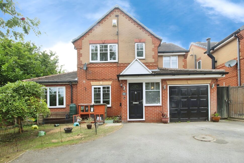Main image of 4 bedroom Detached House for sale, Martingale Drive, Leeds, West Yorkshire, LS10