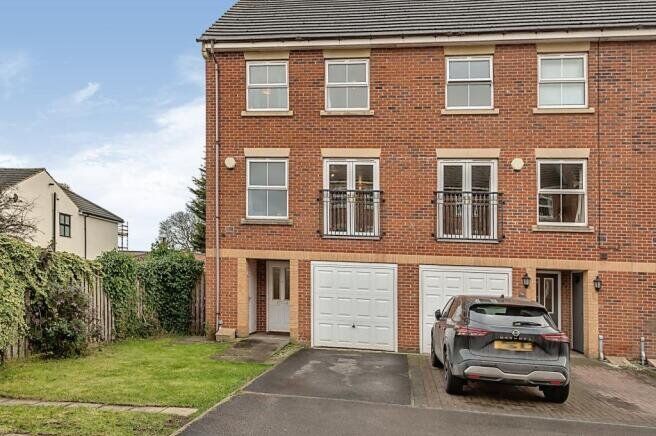 Main image of 4 bedroom End Terrace House for sale, Glebe Court, Rothwell, West Yorkshire, LS26