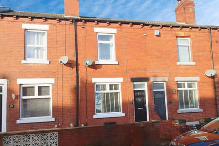 3 bedroom Mid Terrace House for sale