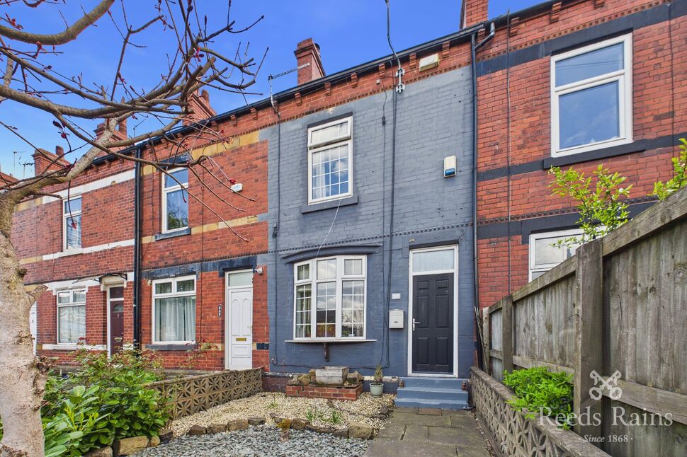 Main image of 3 bedroom Mid Terrace House for sale, Aberford Road, Woodlesford, West Yorkshire, LS26