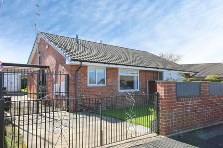 2 bedroom Semi Detached Bungalow for sale