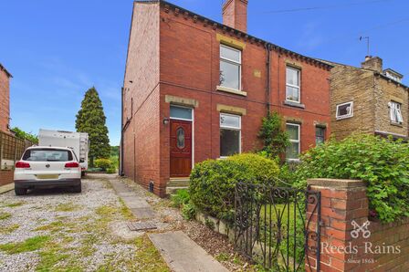 2 bedroom Semi Detached House to rent