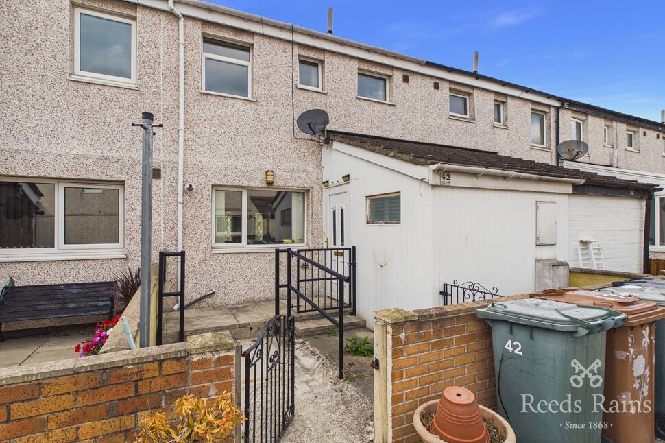 Main image of 3 bedroom Mid Terrace House for sale, Rocheford Gardens, Leeds, West Yorkshire, LS10