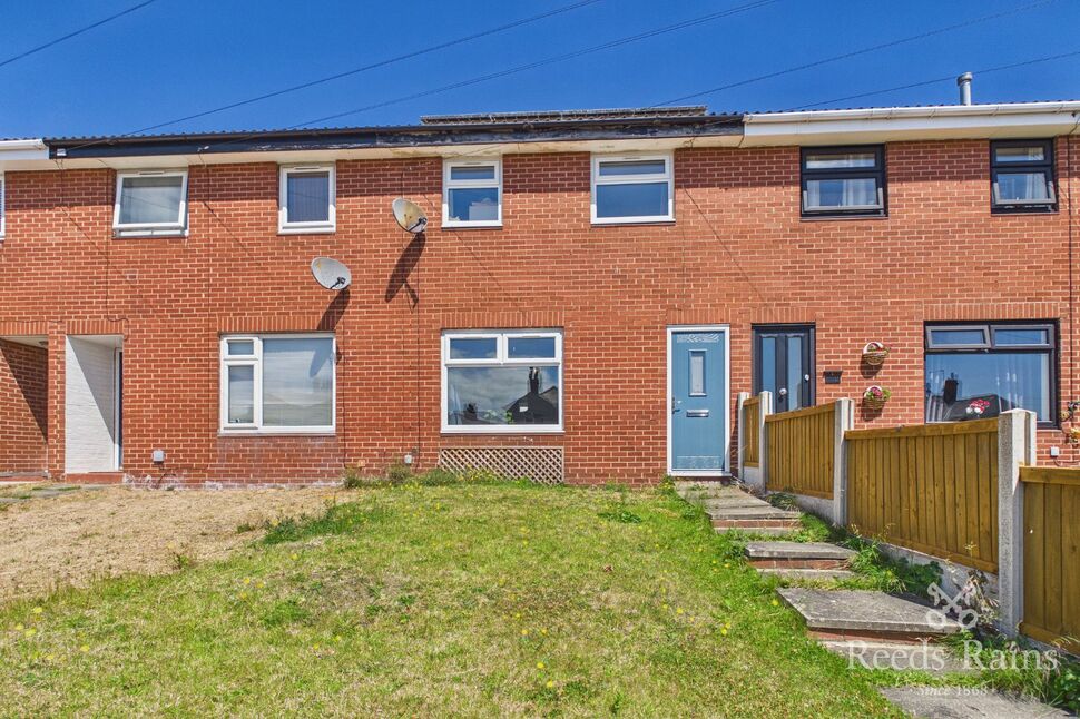 3 bedroom Mid Terrace House for sale