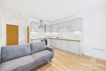 Church Lane, 1 bedroom Flat to rent, &pound;800 pcm