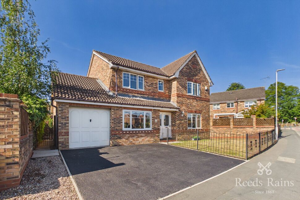 4 bedroom Detached House for sale