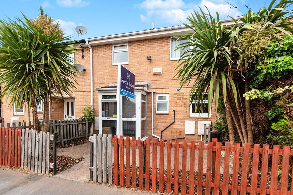 3 bedroom Mid Terrace House for sale