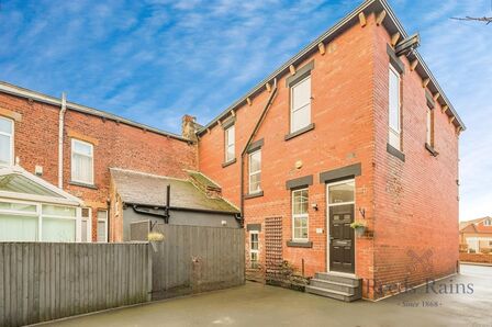 Ledger Lane, 1 bedroom Flat to rent, &pound;850 pcm