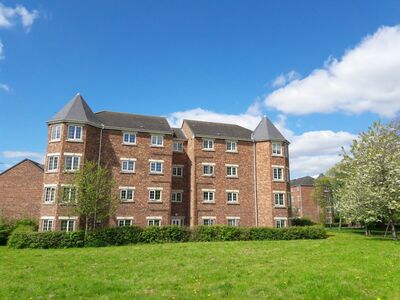 2 bedroom Flat for sale