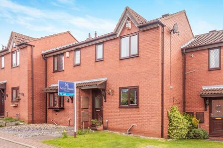 Leventhorpe Court, 2 bedroom Mid Terrace House to rent, &pound;995 pcm