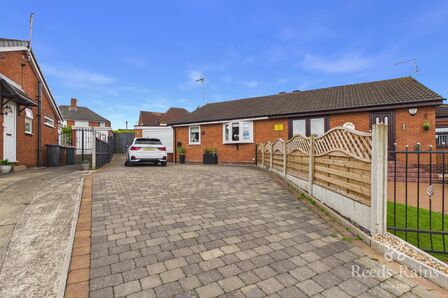 2 bedroom Semi Detached Bungalow for sale