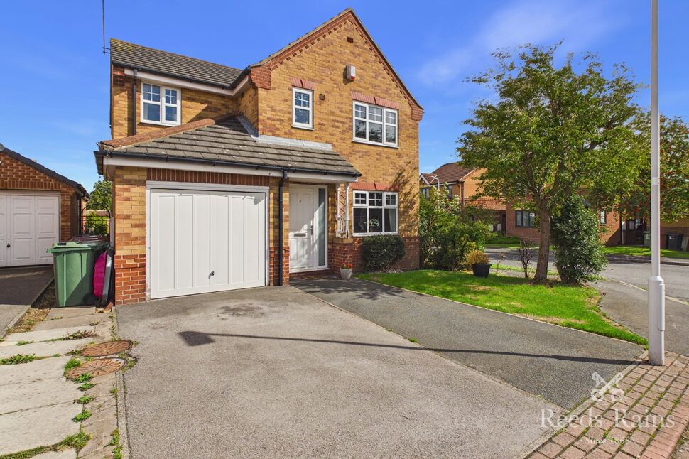 Main image of 4 bedroom Detached House for sale, Fairfield Close, Rothwell, West Yorkshire, LS26