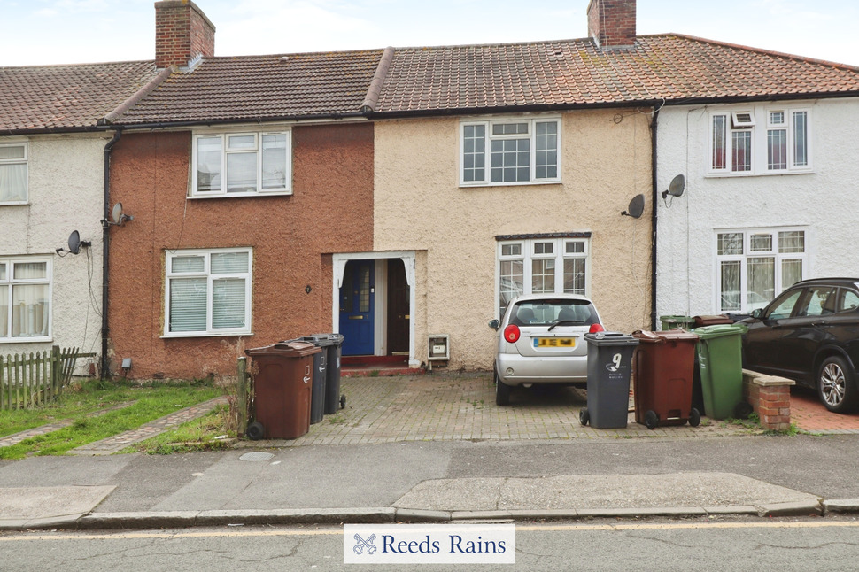 Main image of 2 bedroom Mid Terrace House for sale, Standfield Road, Dagenham, RM10