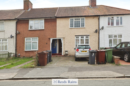 2 bedroom Mid Terrace House for sale