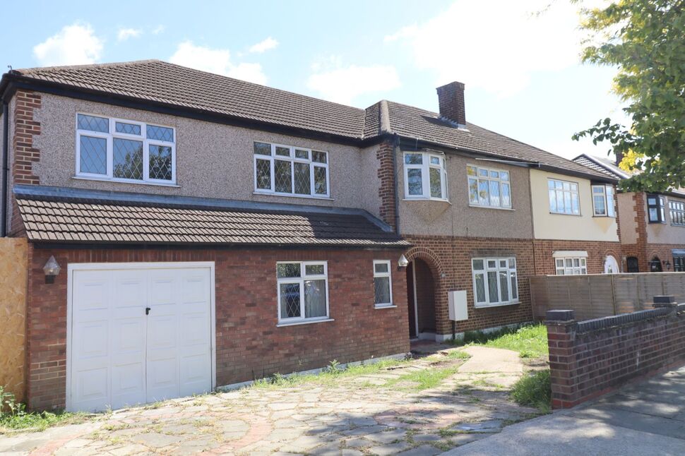 Main image of 5 bedroom Semi Detached House to rent, Moray Way, Romford, RM1