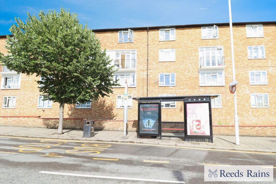 Main image of 2 bedroom  Flat to rent, Whalebone Lane South, Romford, RM6