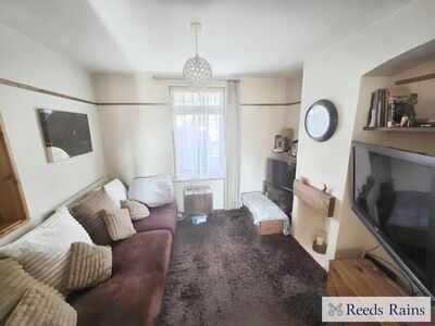 2 bedroom Mid Terrace House to rent