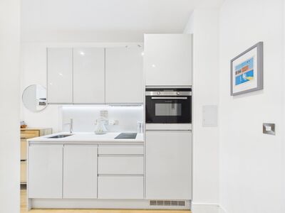 South Street,  Flat for sale, £190,000