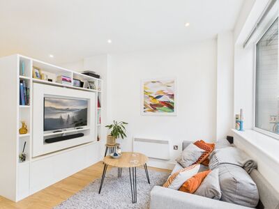 South Street,  Flat for sale, £190,000