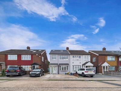 Stoke Road, 4 bedroom  House to rent, £2,500 pcm