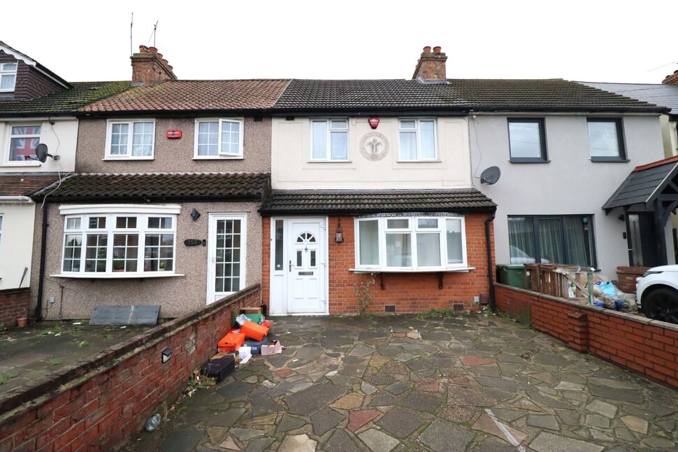 Main image of 3 bedroom Mid Terrace House to rent, Straight Road, Romford, RM3