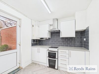 Rogers Gardens, 2 bedroom Mid Terrace House to rent, &pound;1,800 pcm