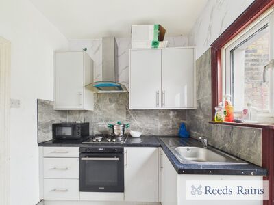 Westwood Road, 3 bedroom Mid Terrace House to rent, &pound;2,500 pcm