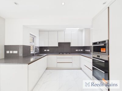 Daisy Road, 5 bedroom Mid Terrace House for sale, &pound;950,000