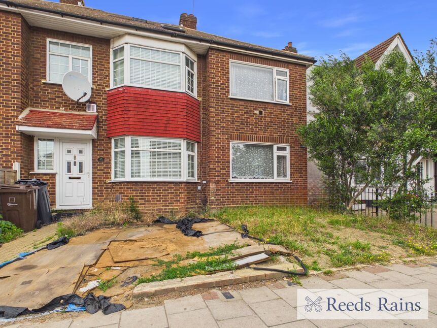 Main image of 3 bedroom End Terrace House for sale, High Road, Romford, RM6