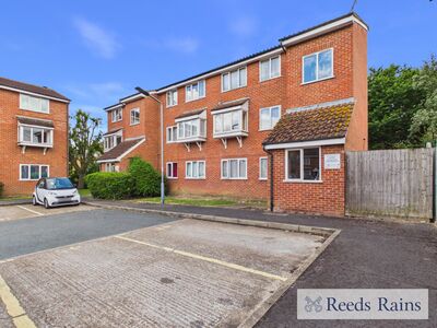 Millhaven Close, 2 bedroom Flat to rent, &pound;1,700 pcm