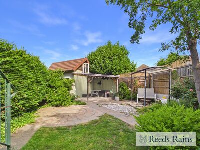 Upper Rainham Road, 3 bedroom End Terrace House for sale, &pound;500,000