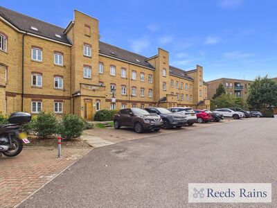 Kidman Close, 2 bedroom Flat to rent, &pound;1,800 pcm