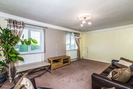 Moorfield Close, 2 bedroom  Flat to rent, £600 pcm